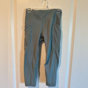 Athleta high rise stash your treasures Capri